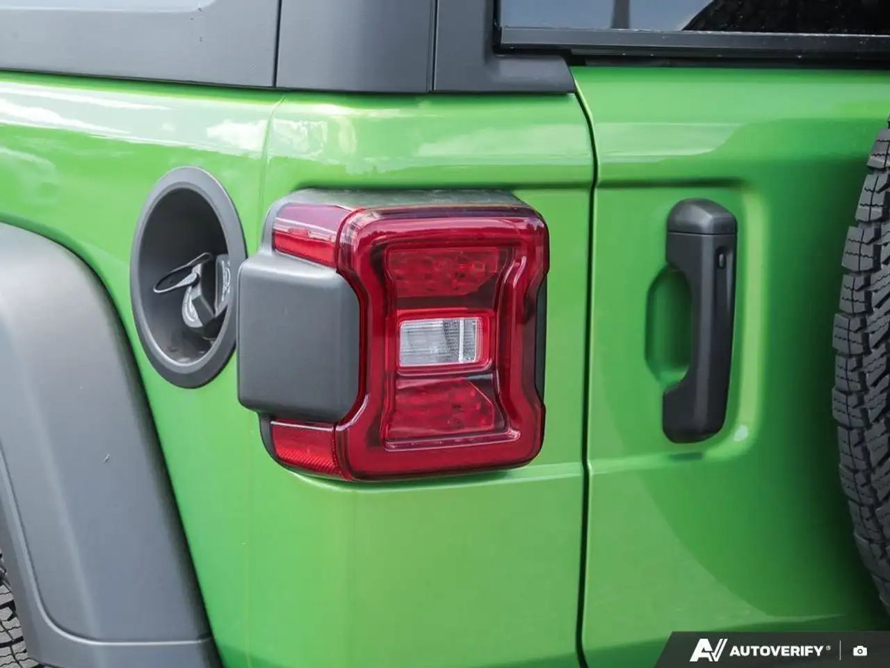 Jeep Wrangler - Image 12