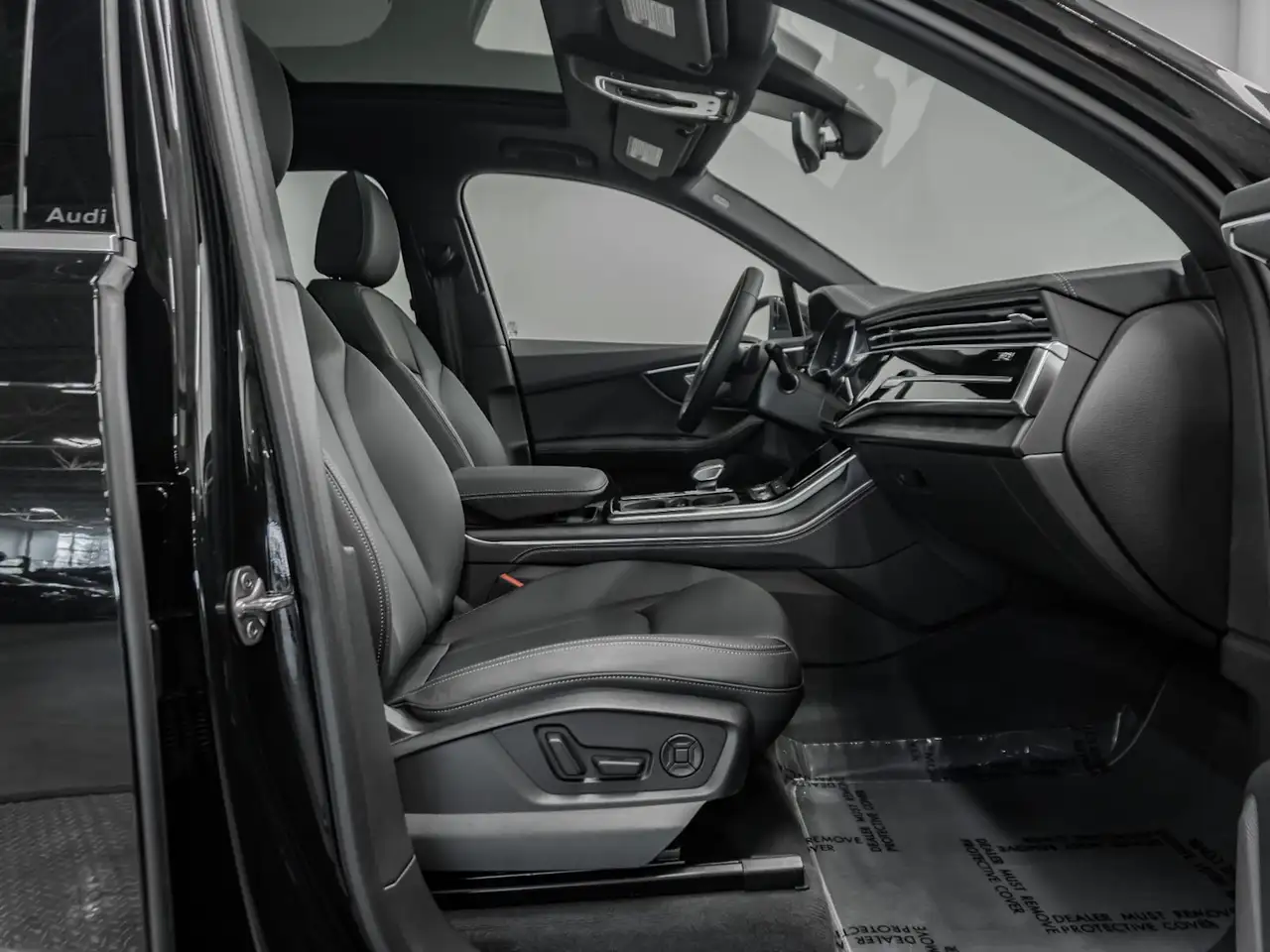 Audi Q7 - Image 5