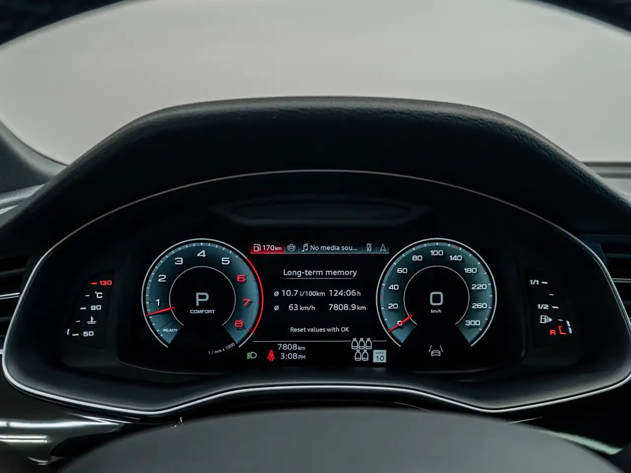 Audi Q7 - Image 17