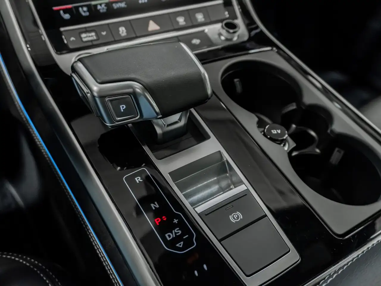 Audi Q7 - Image 19