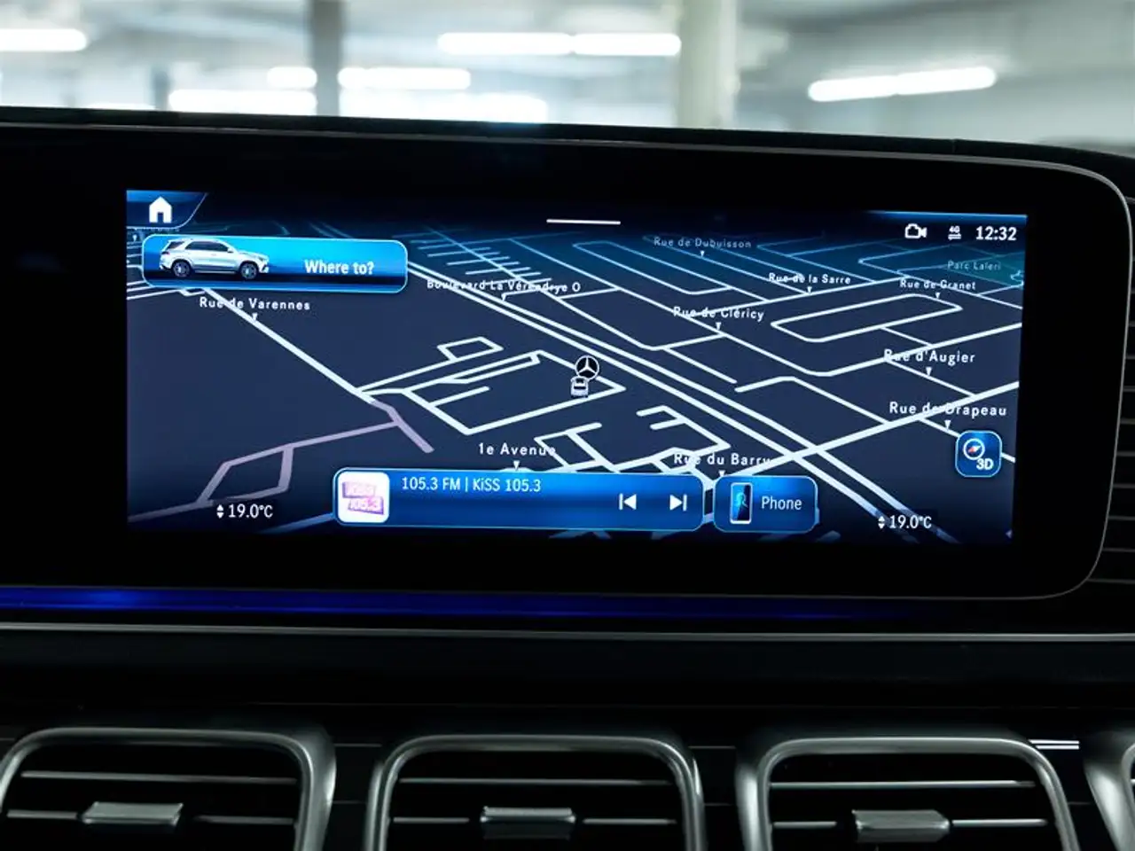 Mercedes-Benz GLE - Image 38