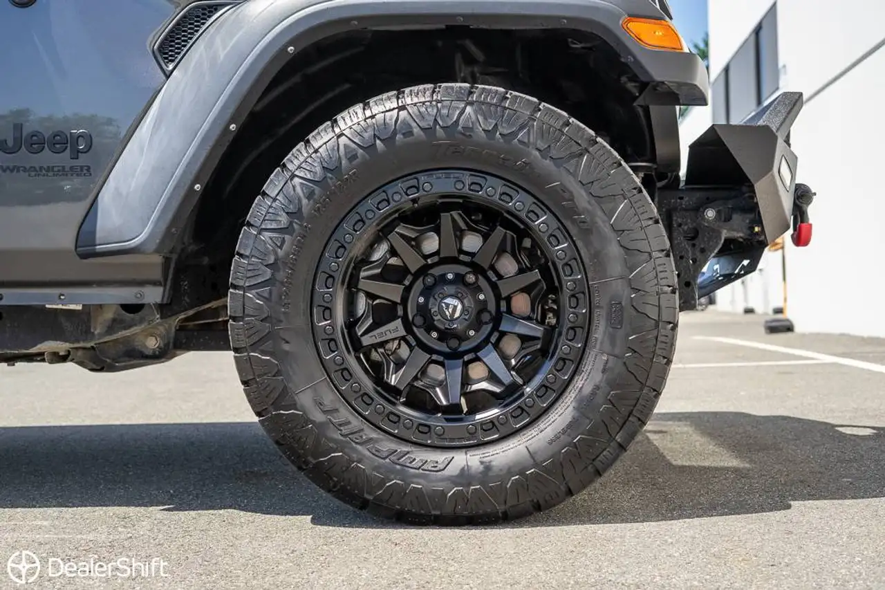 Jeep Wrangler - Image 8