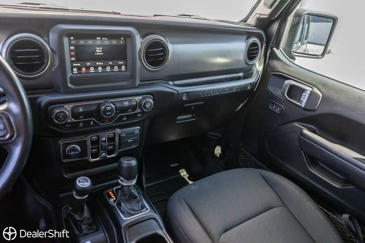 Jeep Wrangler - Image 19