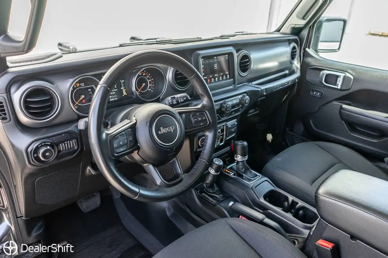 Jeep Wrangler - Image 13