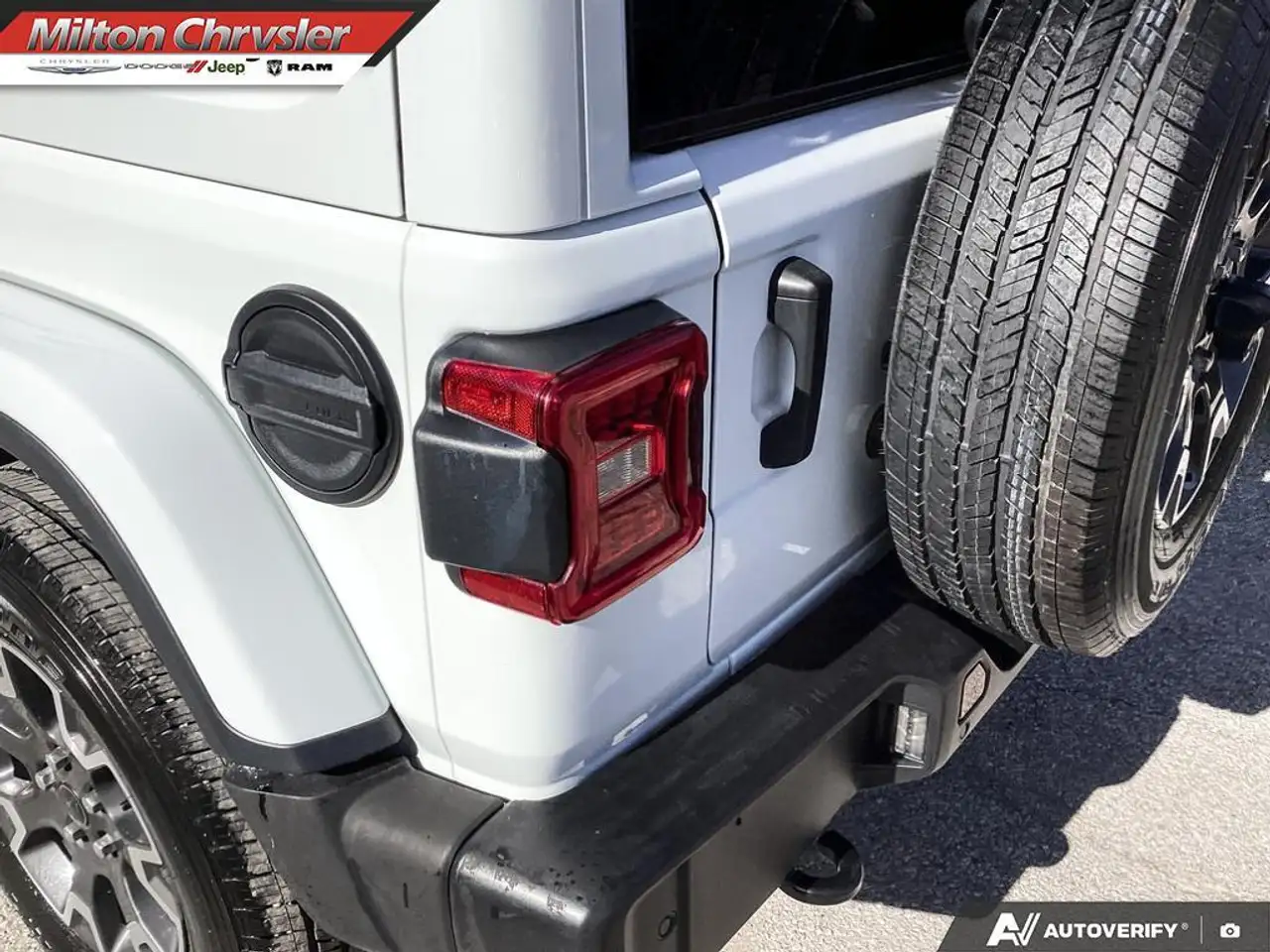 Jeep Wrangler - Image 11
