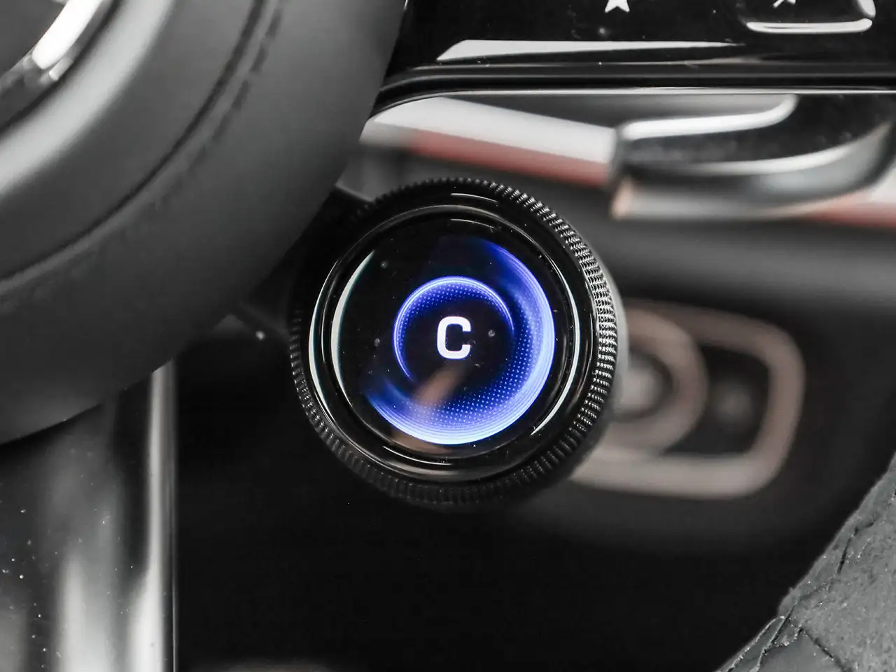 Mercedes-Benz GLE - Image 24