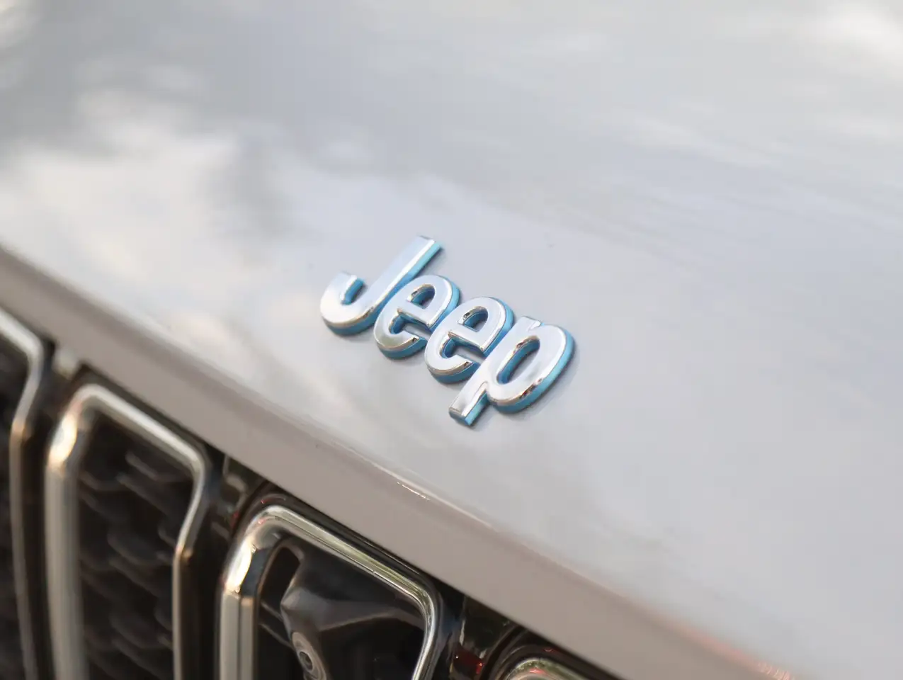 Jeep Grand Cherokee - Image 8
