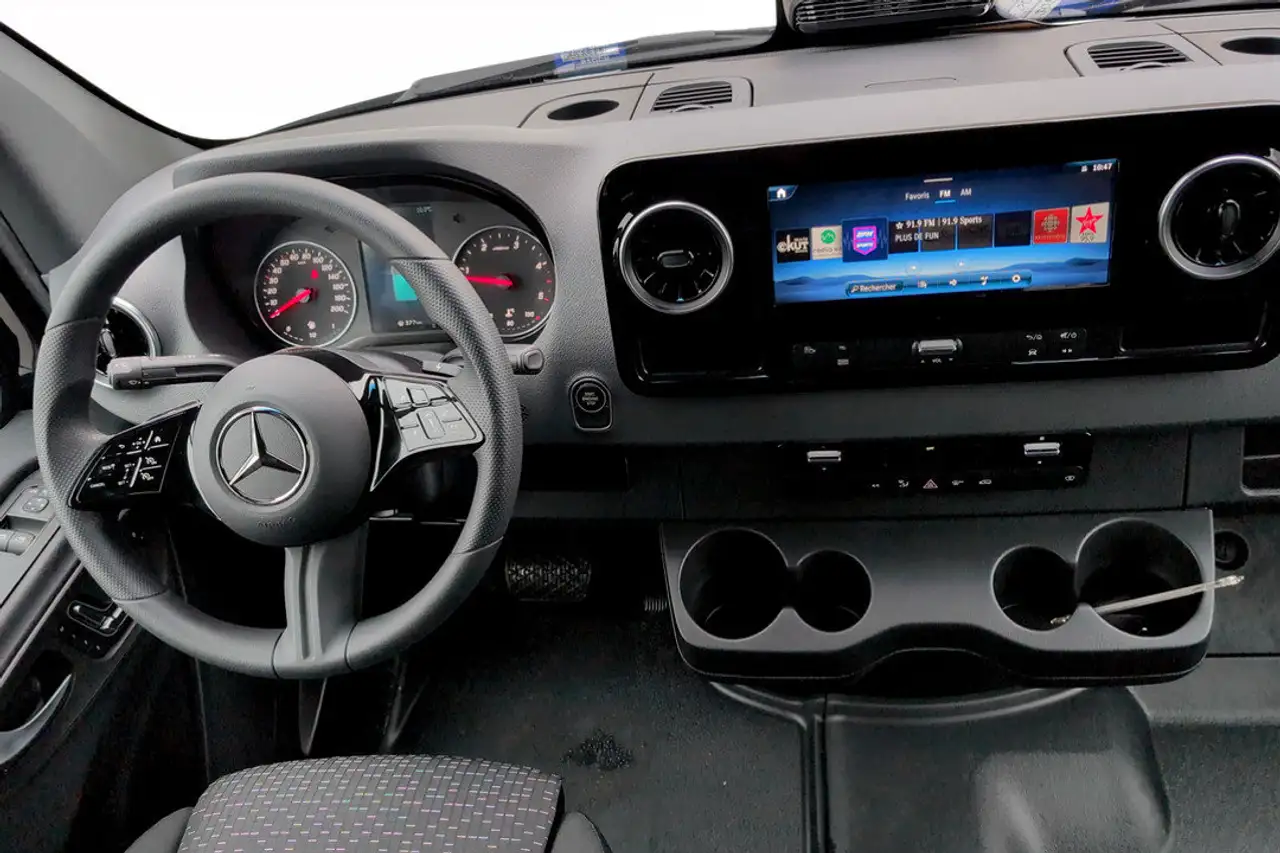Mercedes-Benz Sprinter 2500 - Image 7