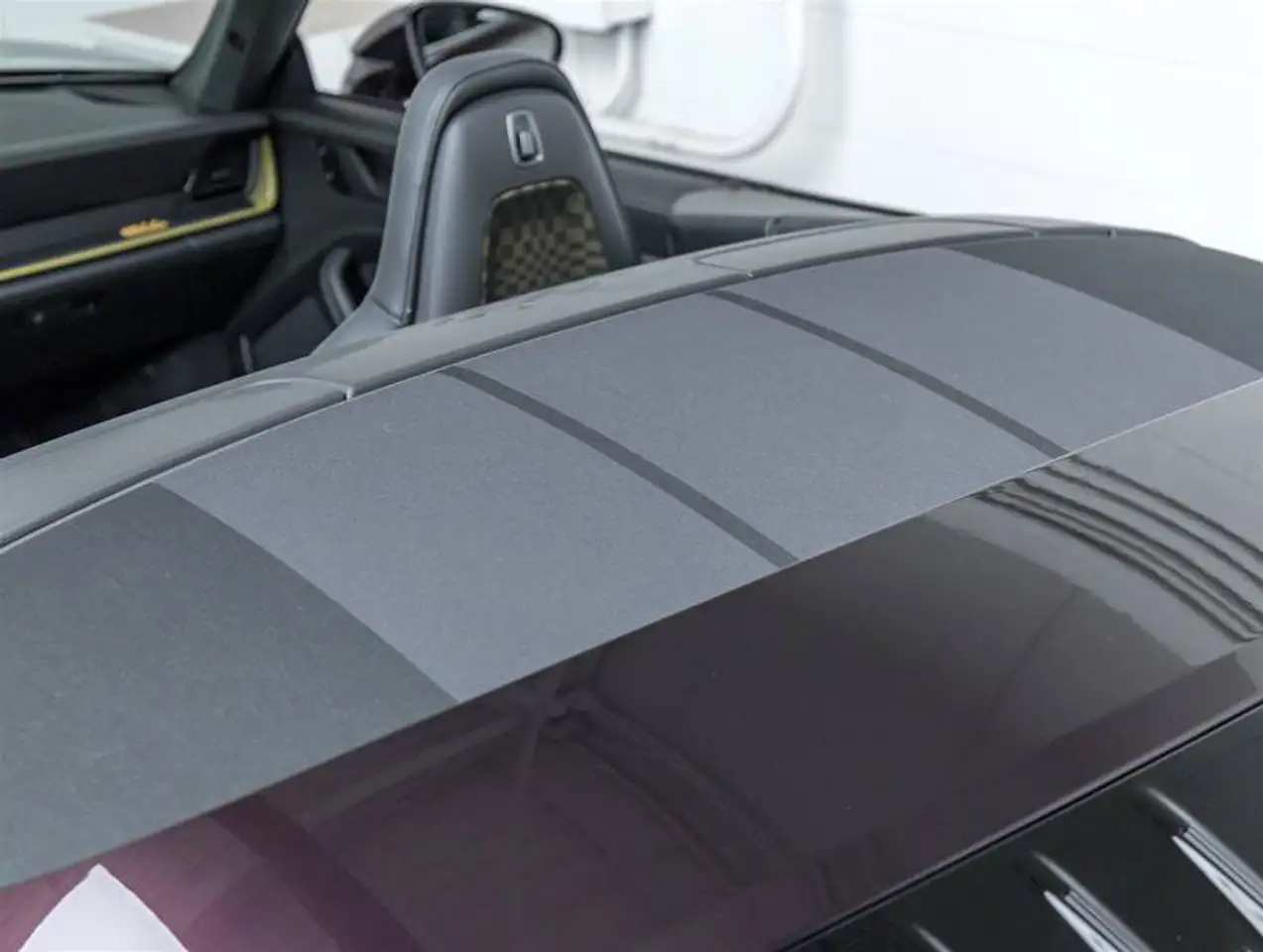 Porsche 911 - Image 19