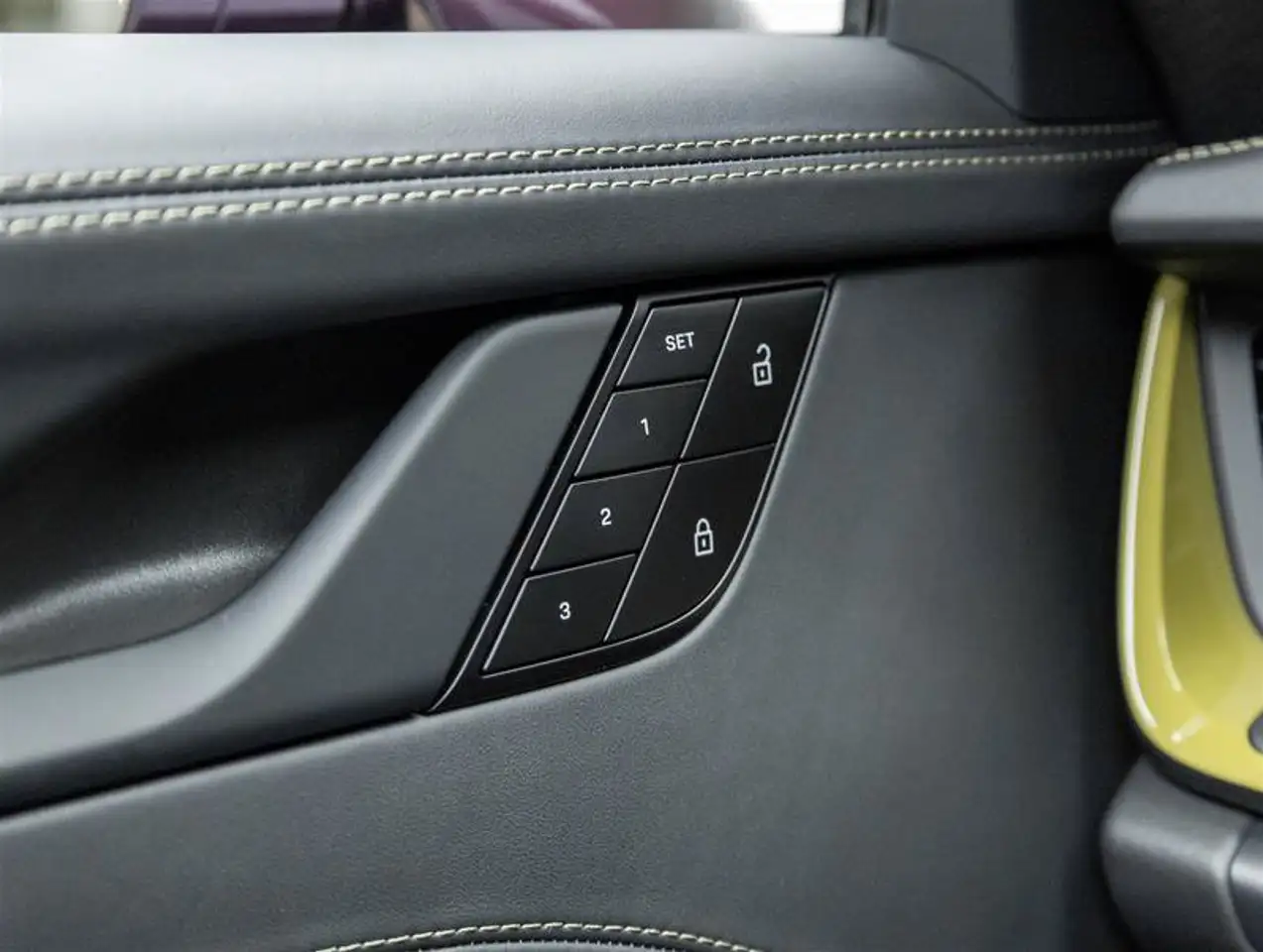 Porsche 911 - Image 42