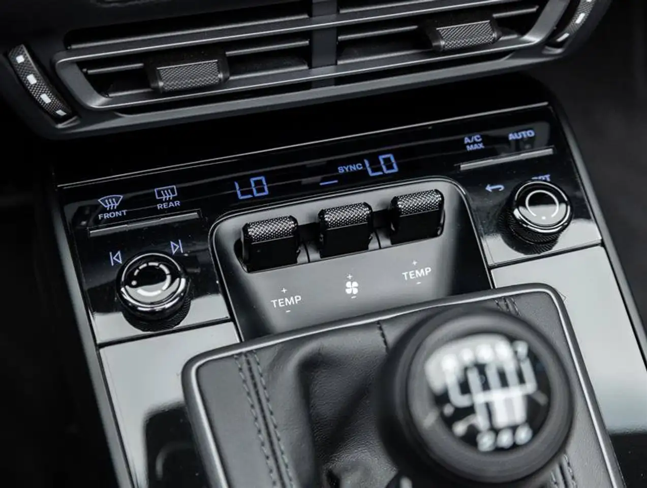 Porsche 911 - Image 41