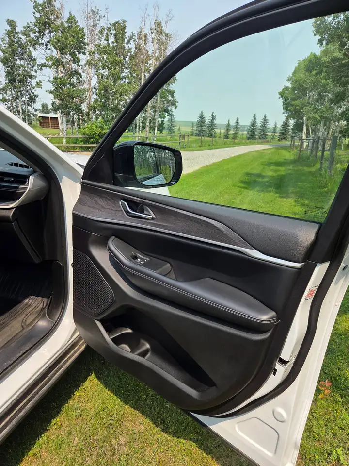 Jeep Grand Cherokee - Image 10