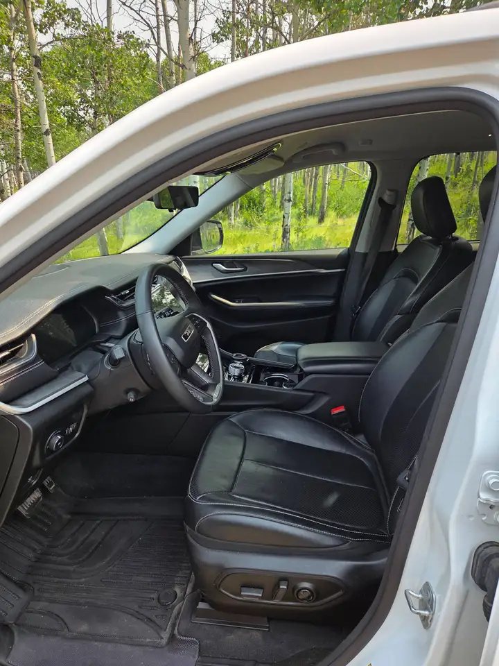 Jeep Grand Cherokee - Image 8