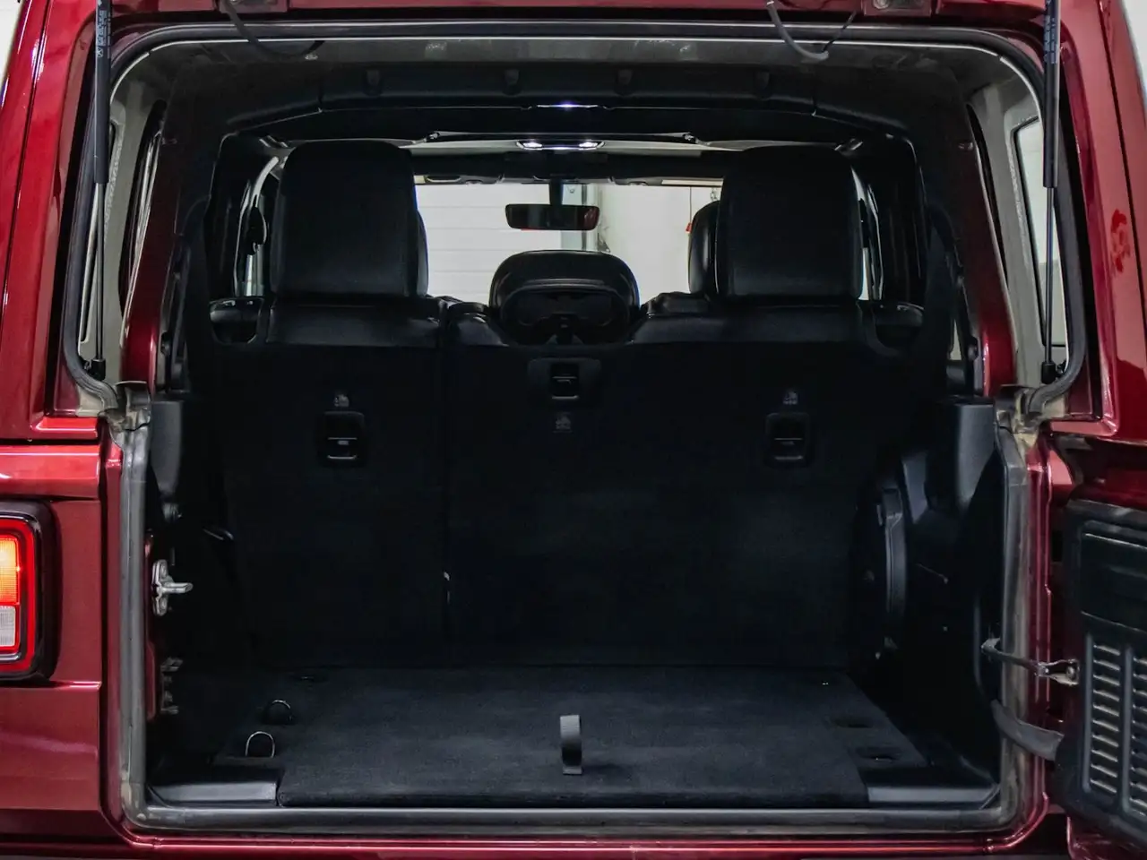 Jeep Wrangler - Image 8