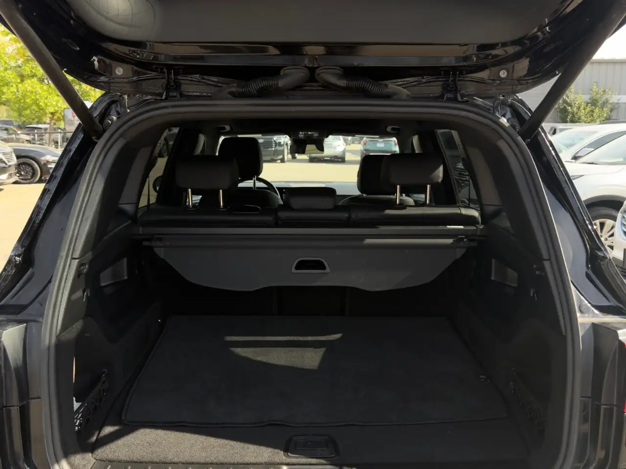 Mercedes-Benz GLB - Image 18