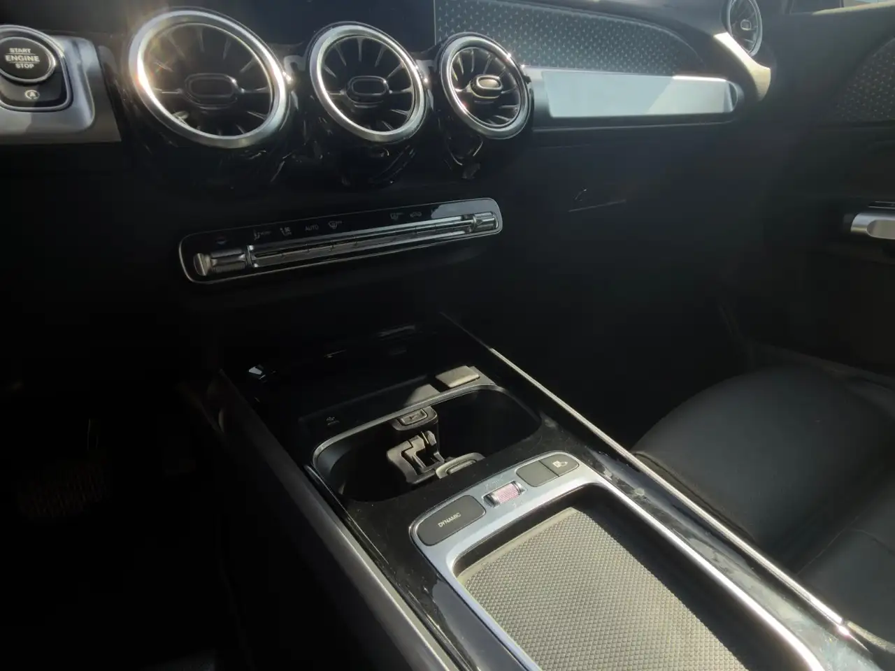 Mercedes-Benz GLB - Image 14
