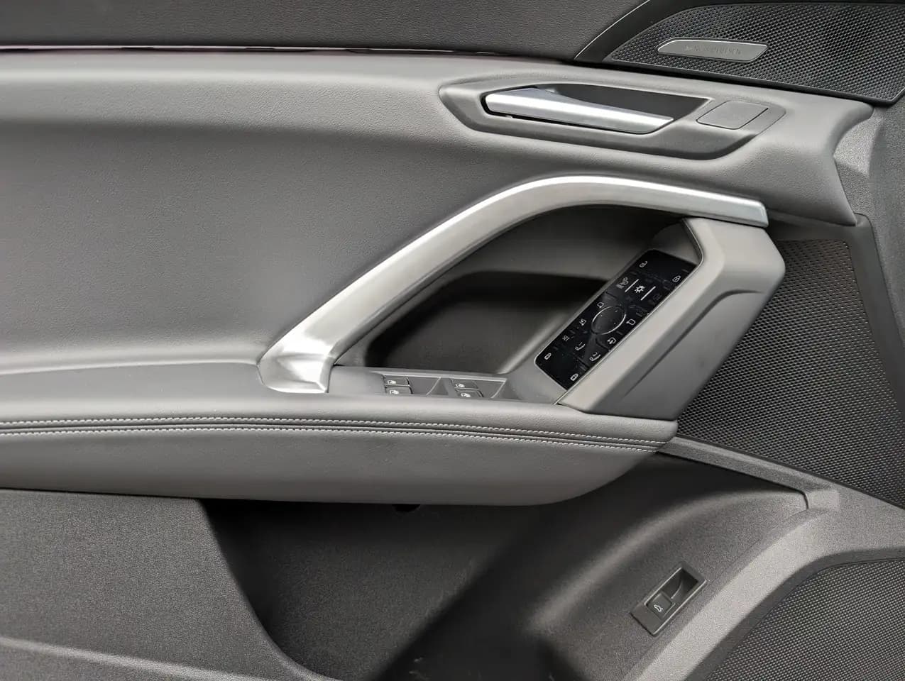 Audi Q5 - Image 8