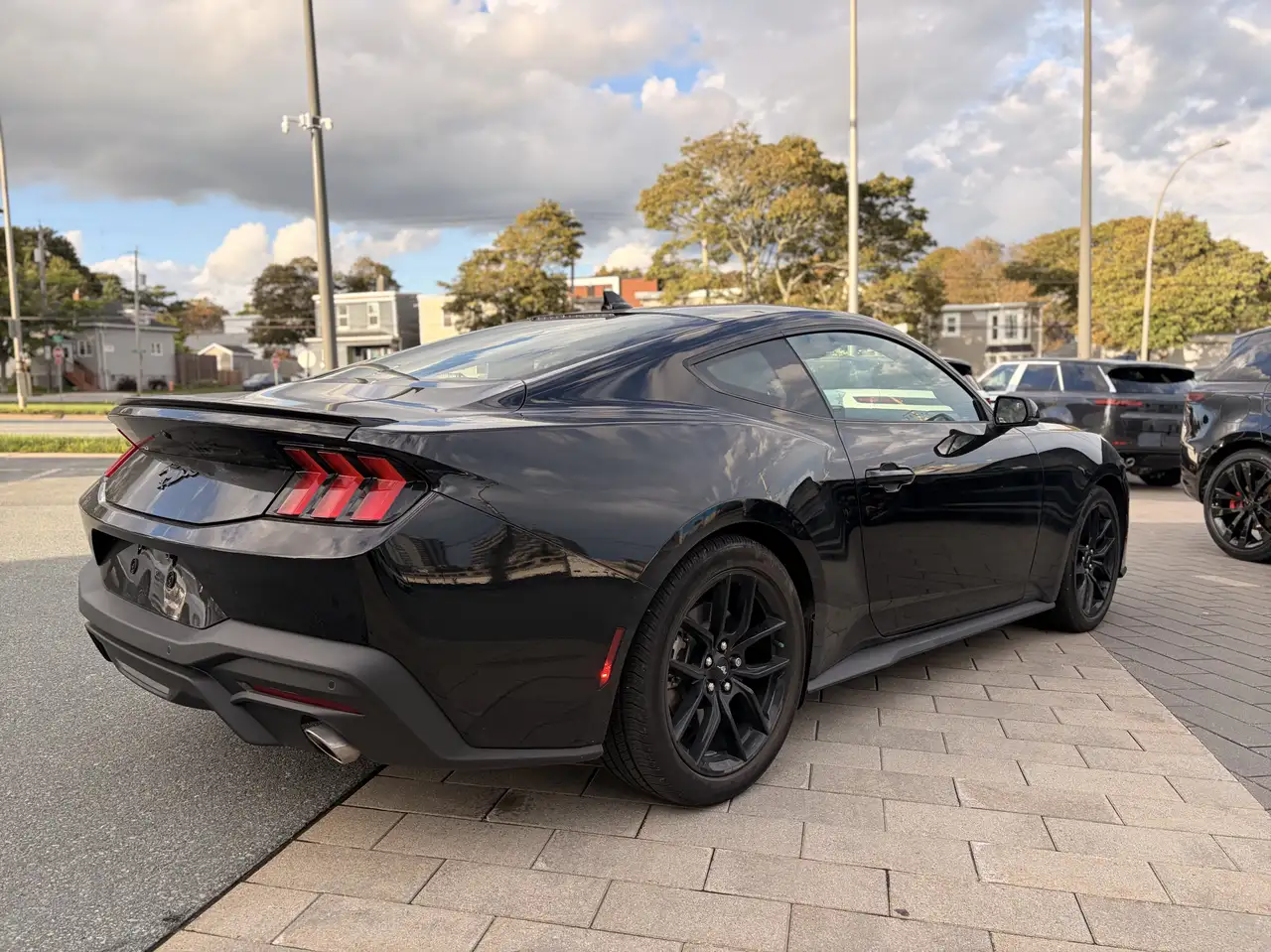 Ford Mustang - Image 7