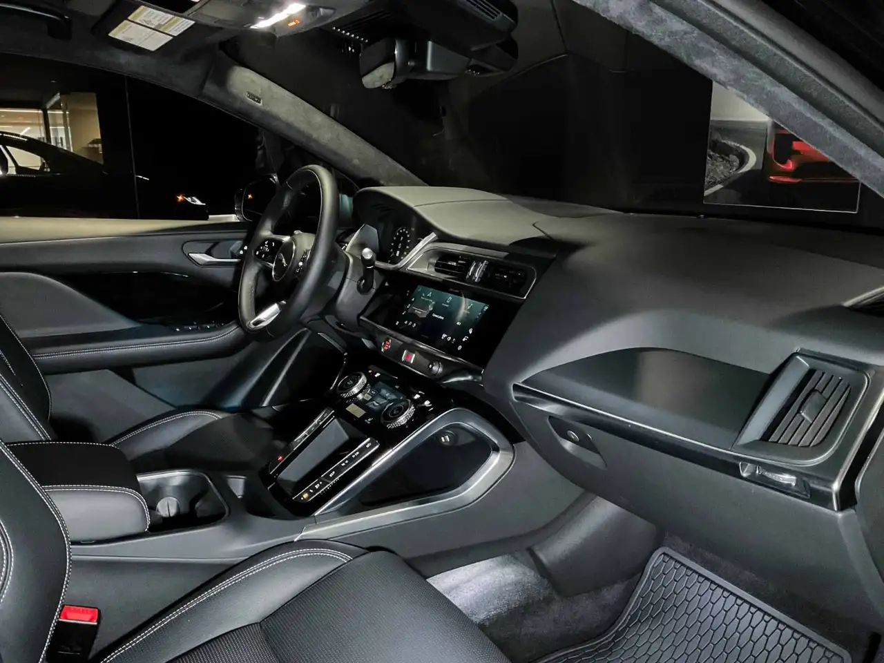 Jaguar I-Pace - Image 18