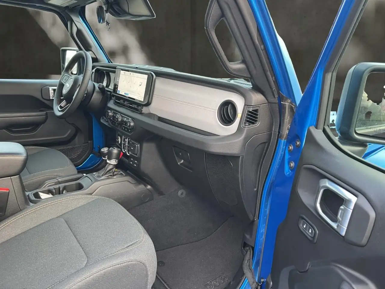 Jeep Wrangler - Image 16