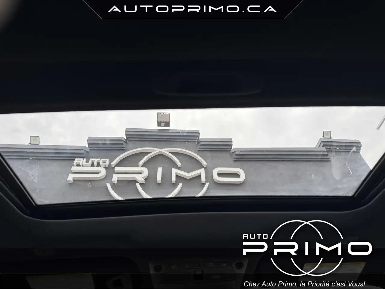 Infiniti Q60 - Image 23