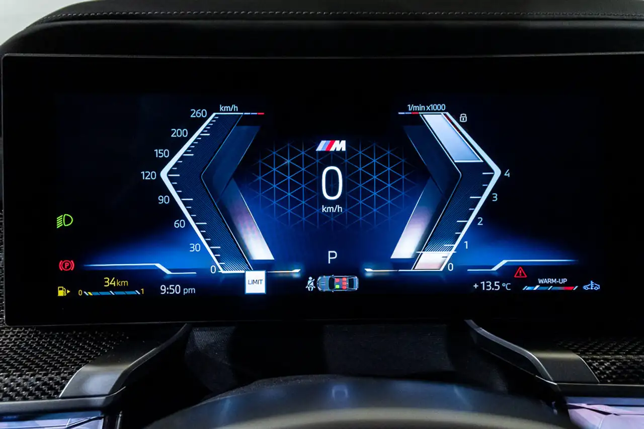 BMW 7 Series - Image 13