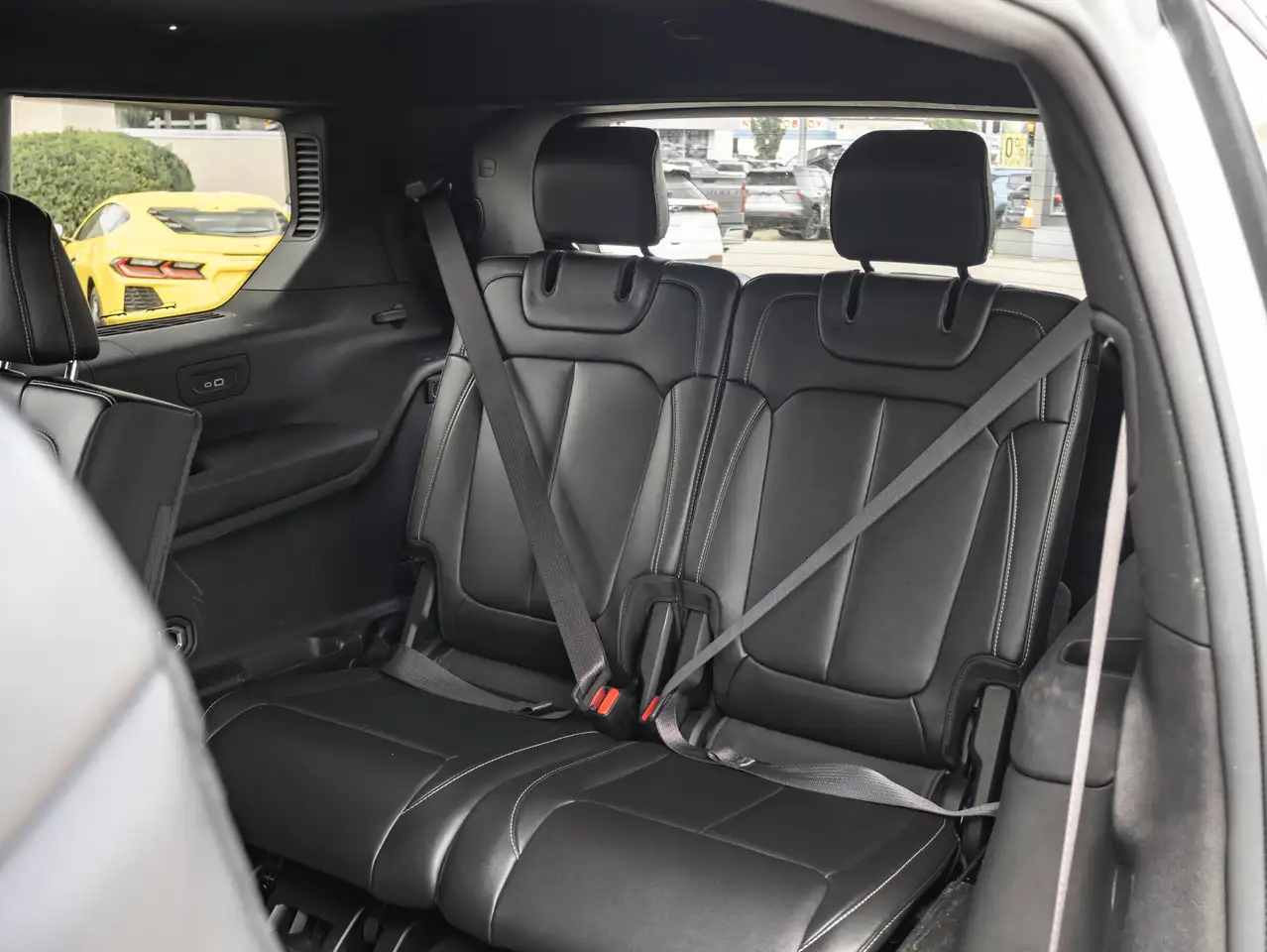Jeep Grand Cherokee - Image 25