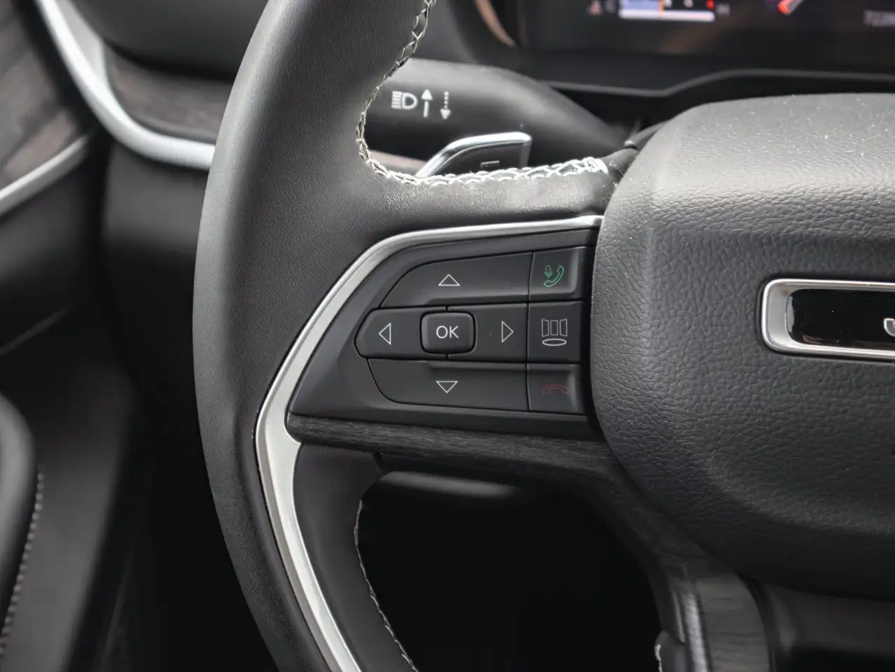 Jeep Grand Cherokee - Image 30