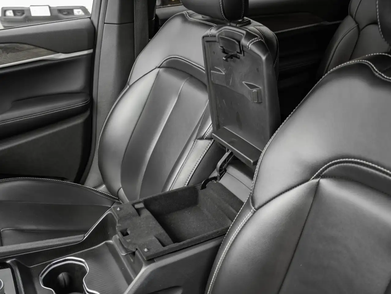 Jeep Grand Cherokee - Image 21