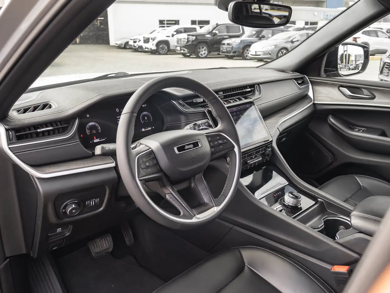 Jeep Grand Cherokee - Image 19