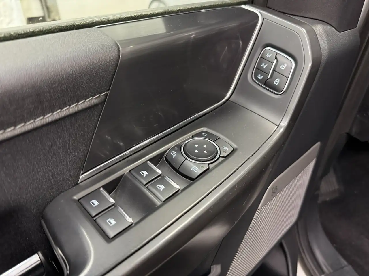 Ford F-150 - Image 19