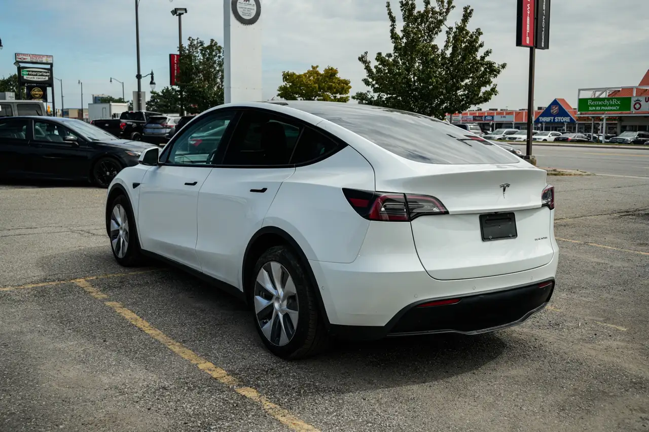 Tesla Model Y - Image 4