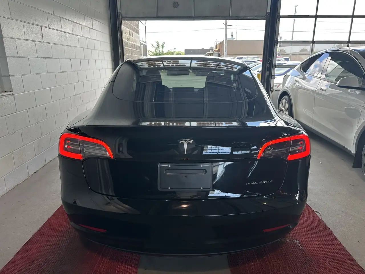 Tesla Model 3 - Image 6