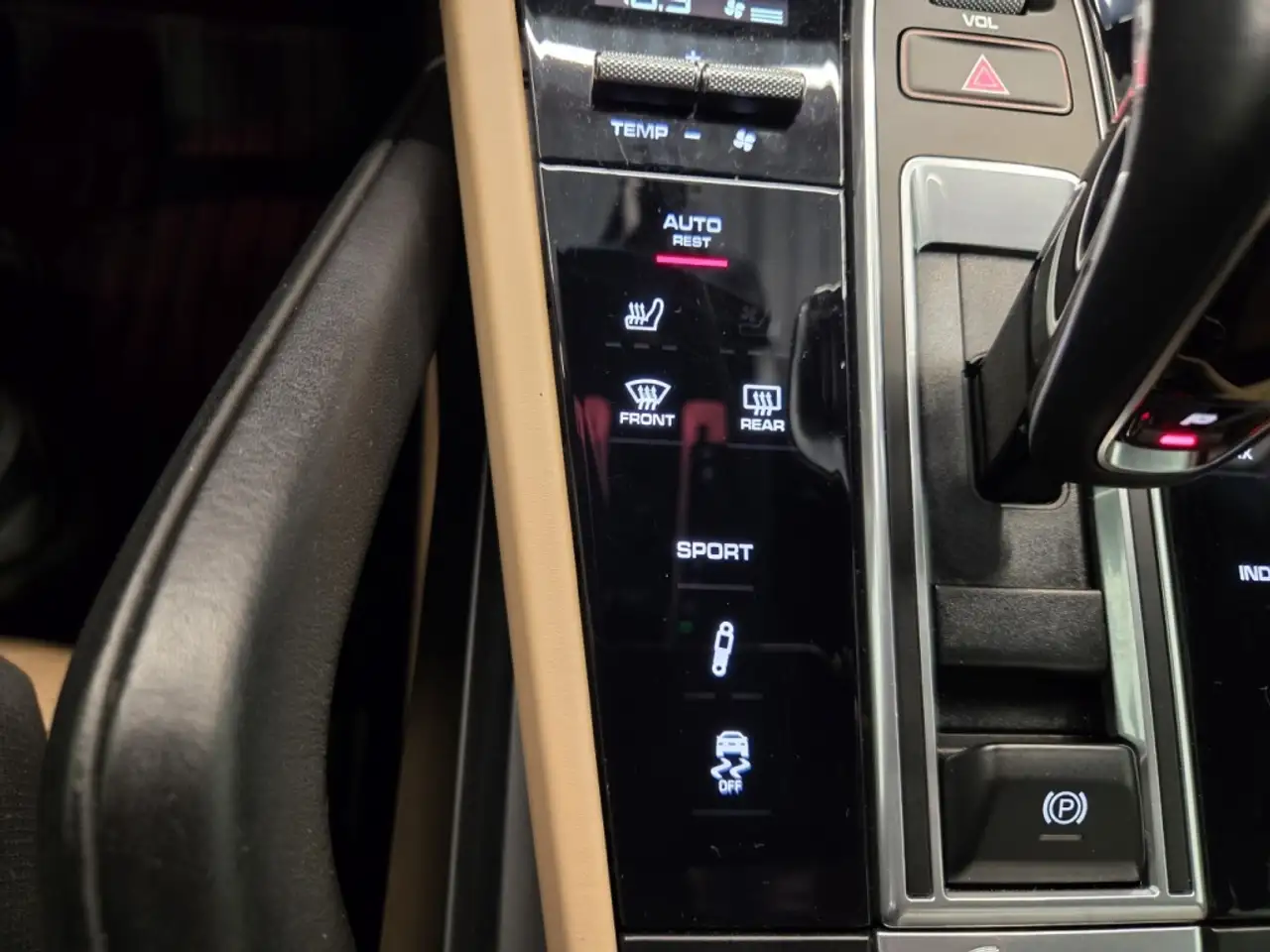 Porsche Cayenne - Image 21