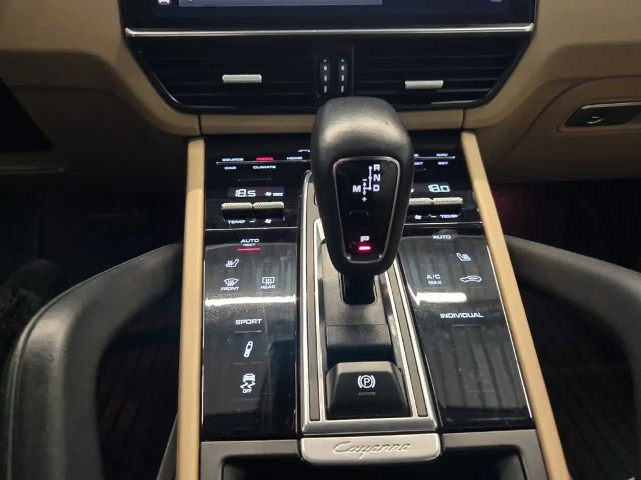 Porsche Cayenne - Image 23
