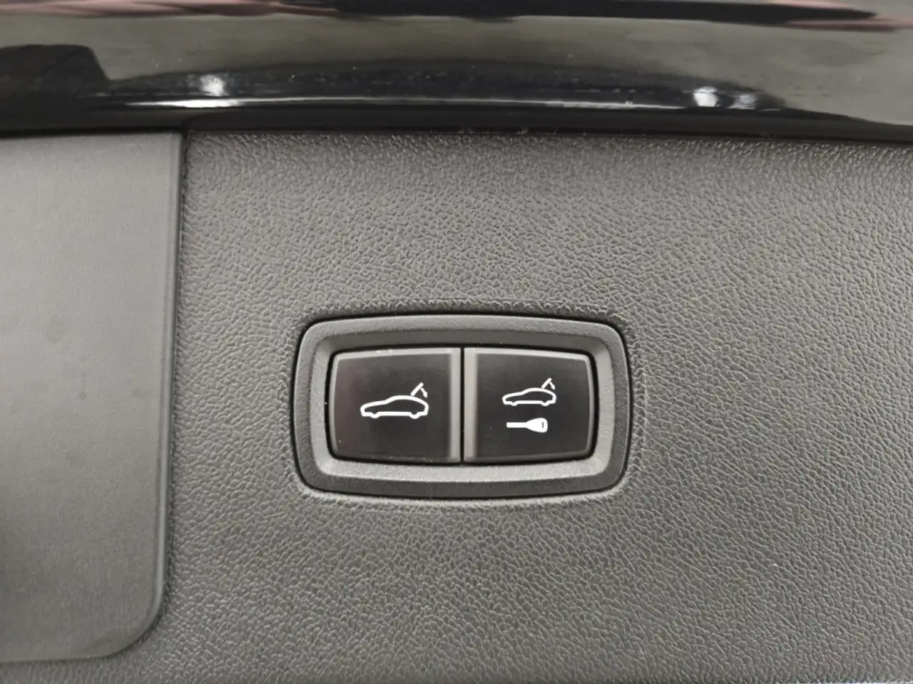 Porsche Cayenne - Image 11