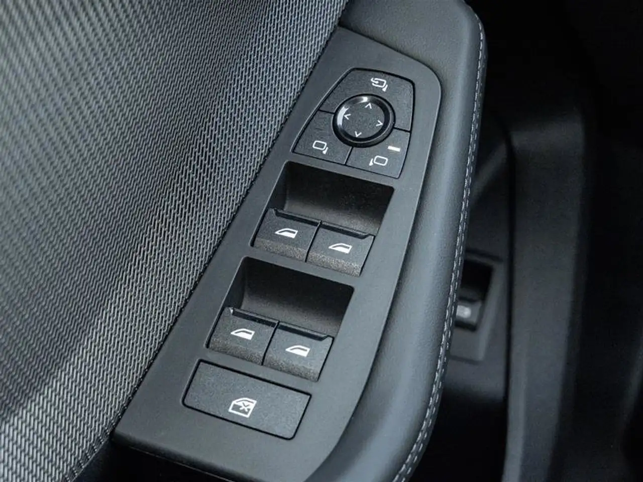 BMW 2 Series - Image 16