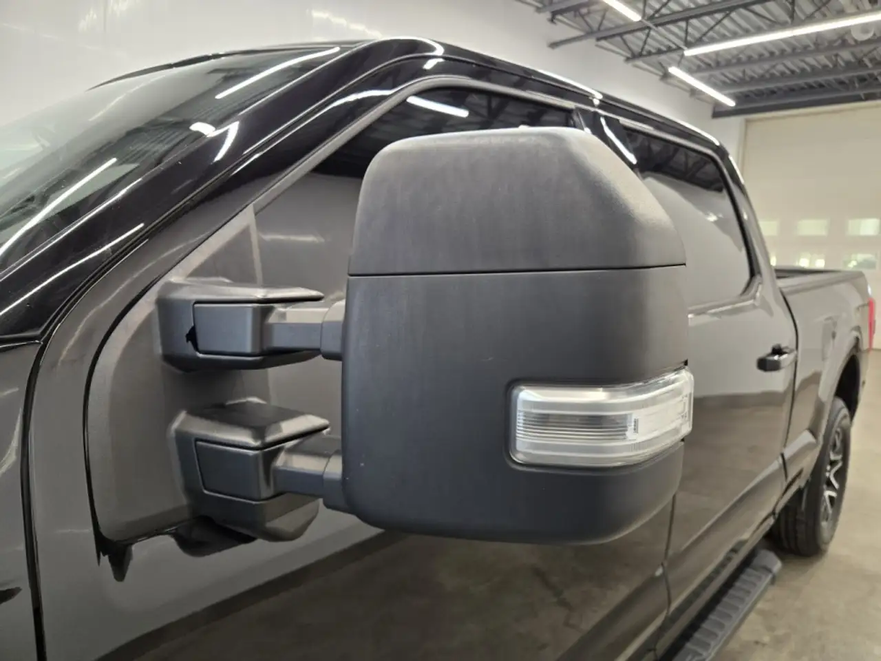Ford F-150 - Image 9