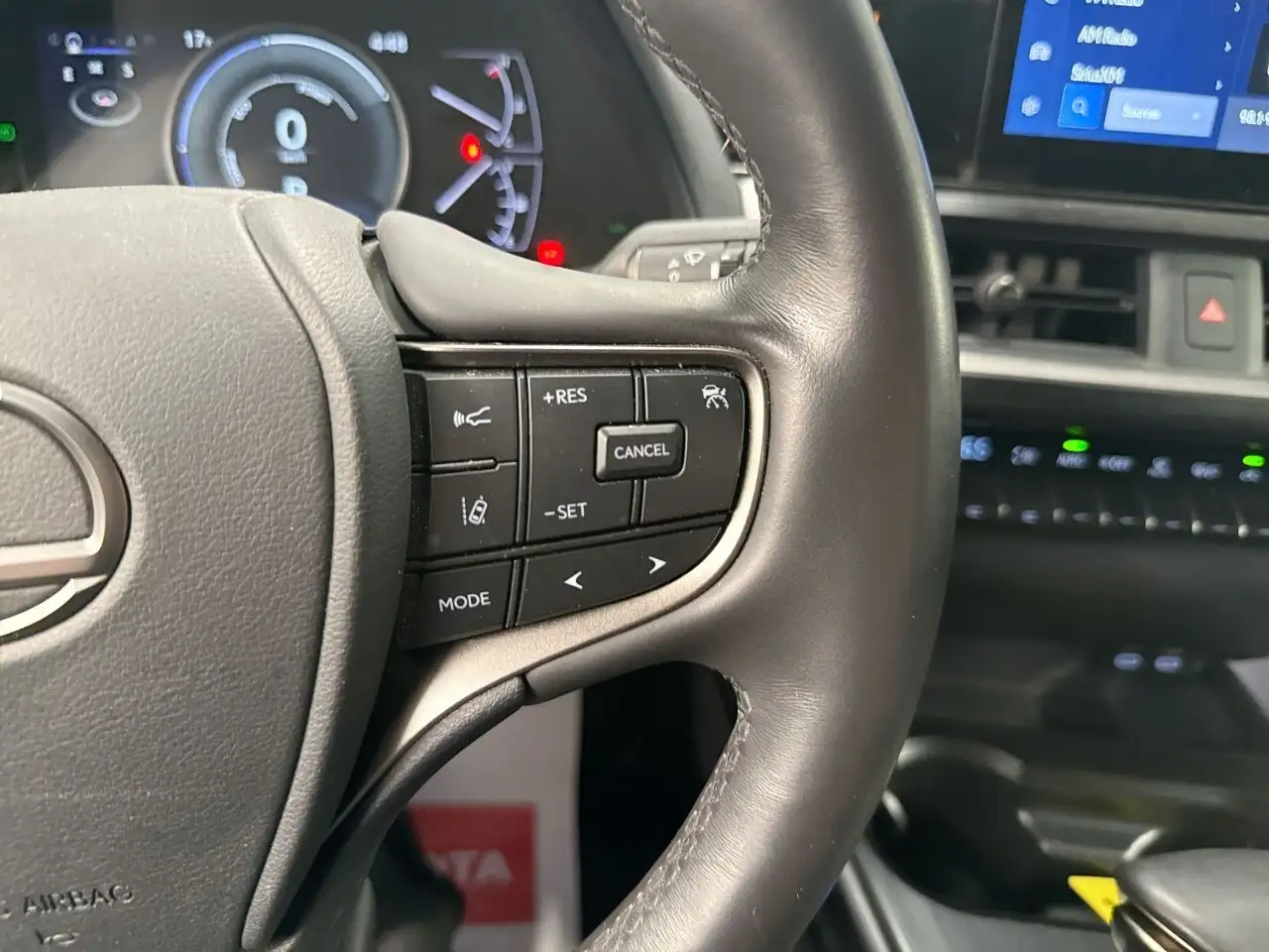 Lexus UX - Image 17