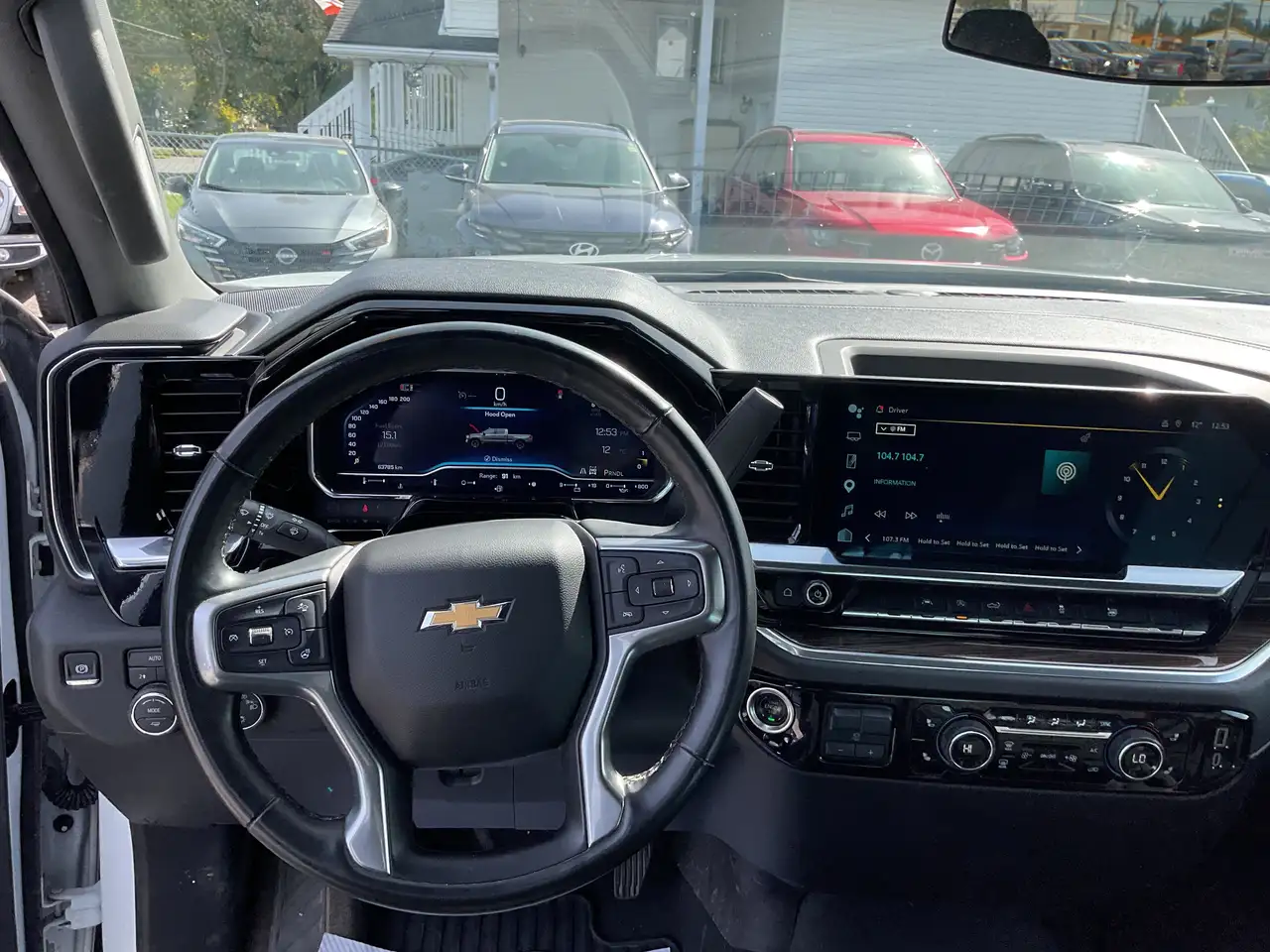 Chevrolet Silverado 1500 - Image 23
