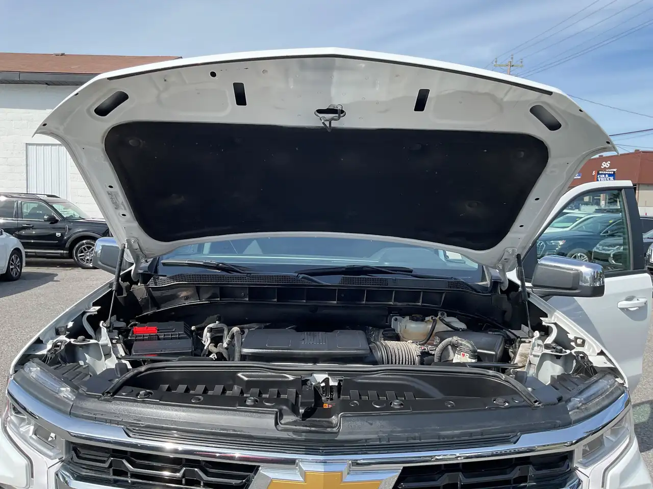 Chevrolet Silverado 1500 - Image 22