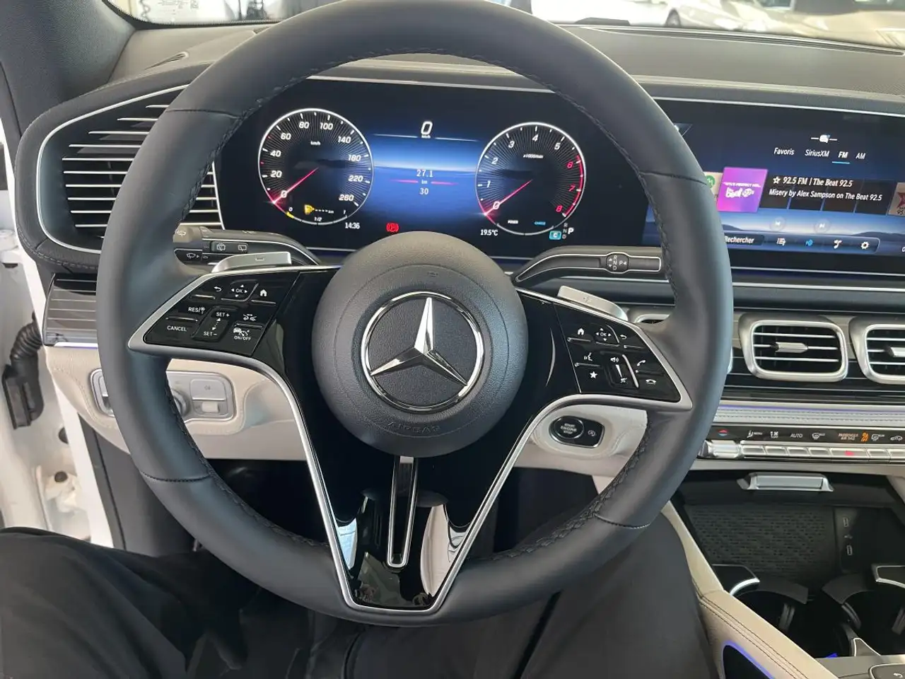 Mercedes-Benz GLE - Image 19