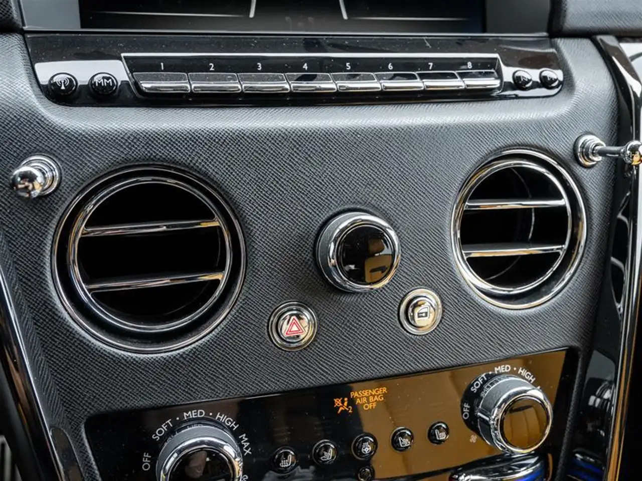 Rolls-Royce Cullinan - Image 26