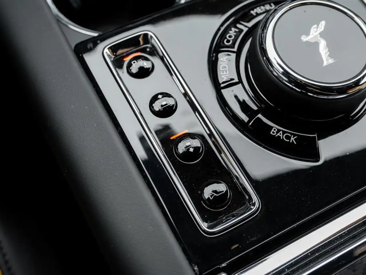 Rolls-Royce Cullinan - Image 24