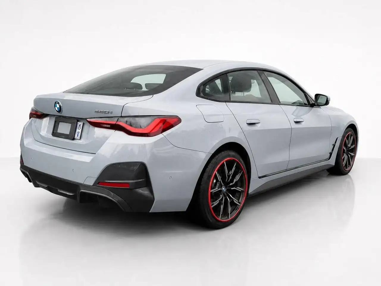 BMW i4 - Image 7