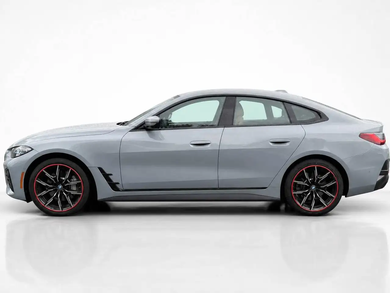 BMW i4 - Image 5