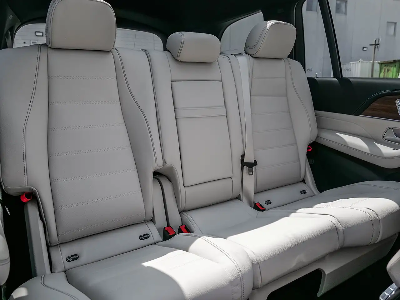 Mercedes-Benz GLS - Image 16
