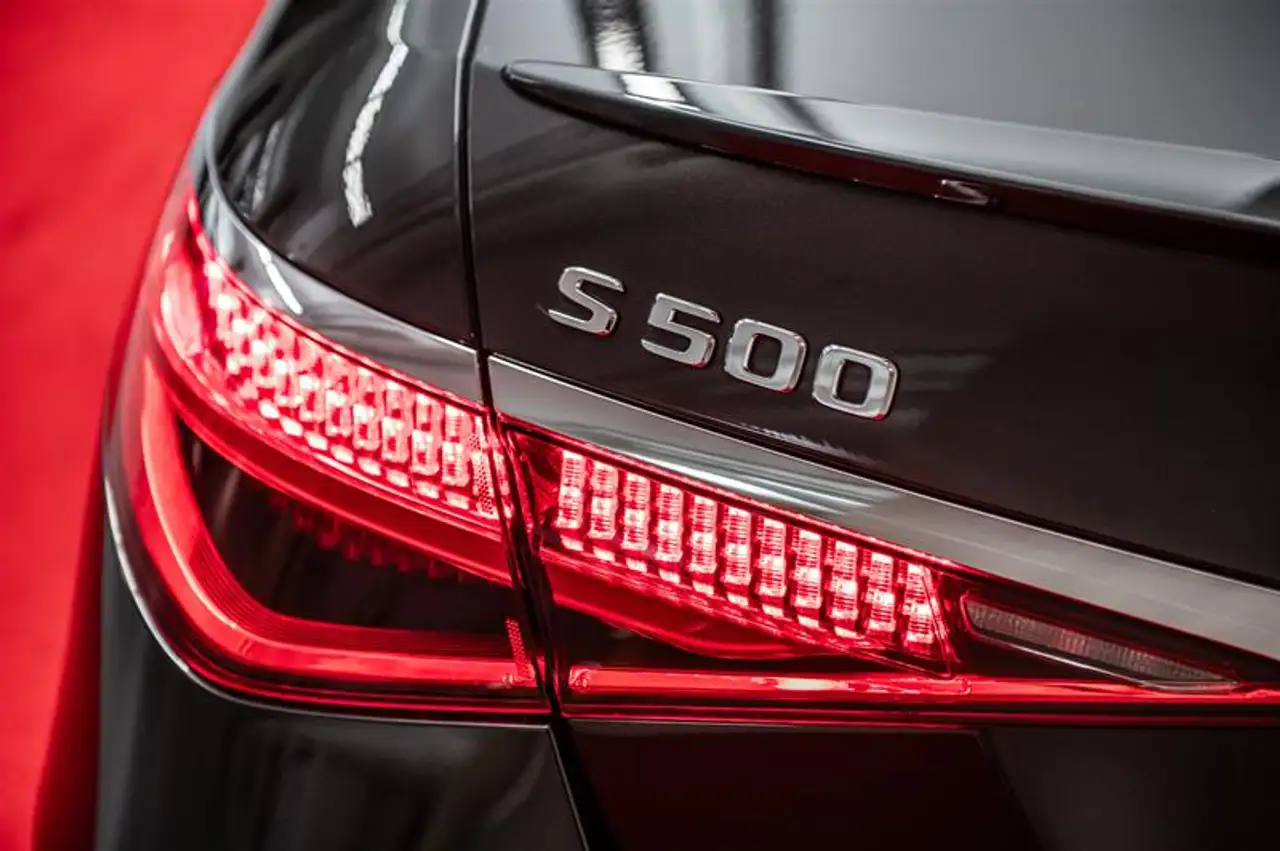 Mercedes-Benz S-Class - Image 13