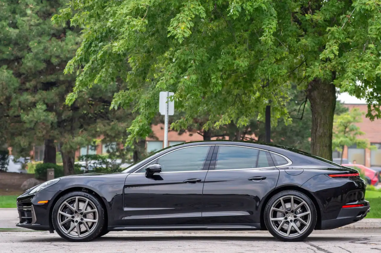 Porsche Panamera - Image 12