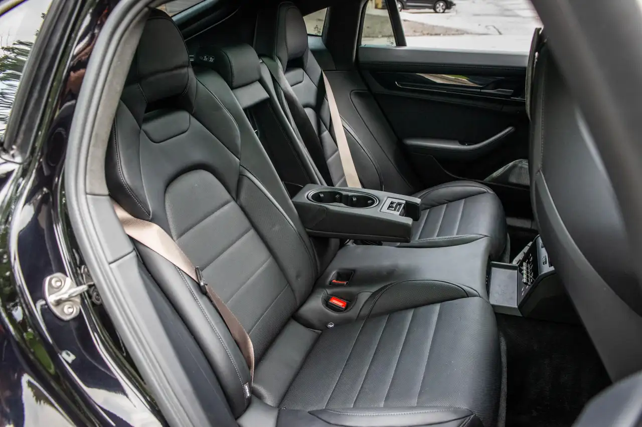 Porsche Panamera - Image 31